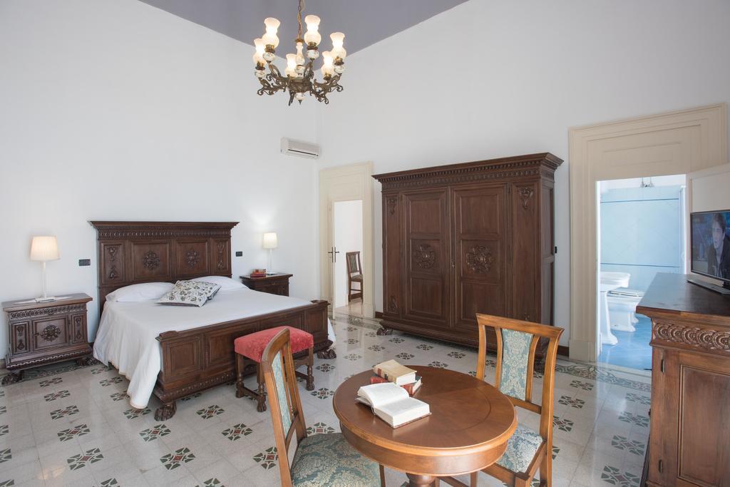 Palazzo Scarciglia - Dimora D'Epoca Bed & Breakfast Minervino di Lecce Exterior photo