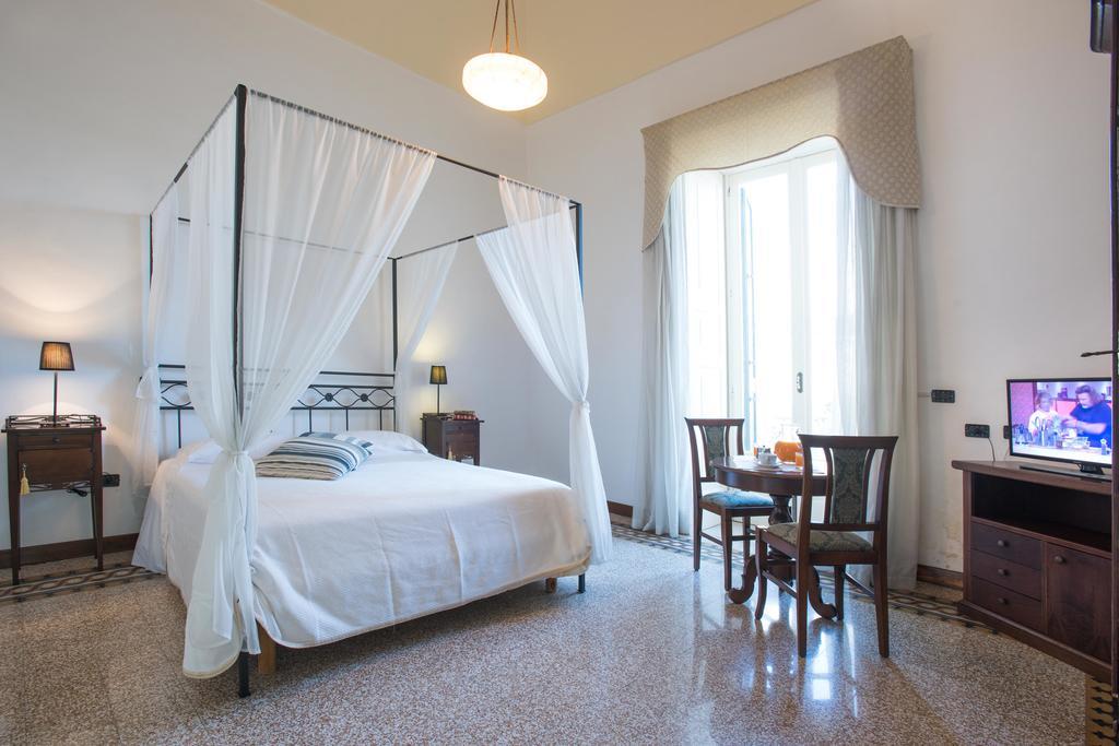 Palazzo Scarciglia - Dimora D'Epoca Bed & Breakfast Minervino di Lecce Room photo