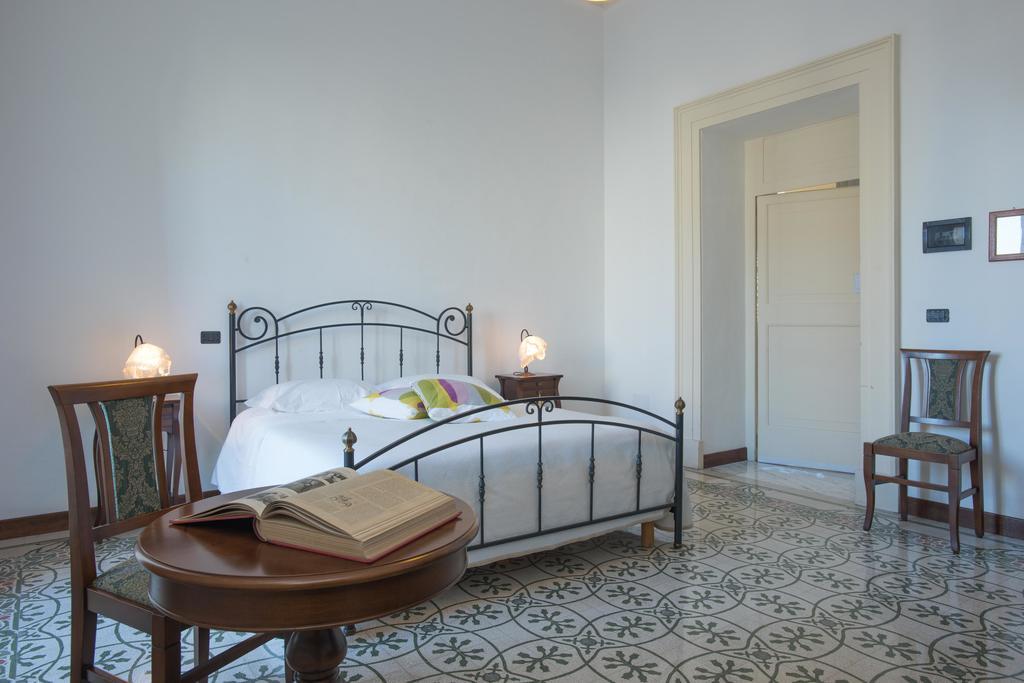 Palazzo Scarciglia - Dimora D'Epoca Bed & Breakfast Minervino di Lecce Room photo