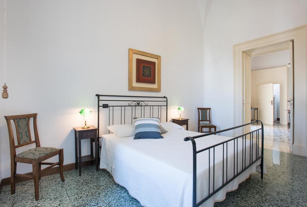 Palazzo Scarciglia - Dimora D'Epoca Bed & Breakfast Minervino di Lecce Exterior photo