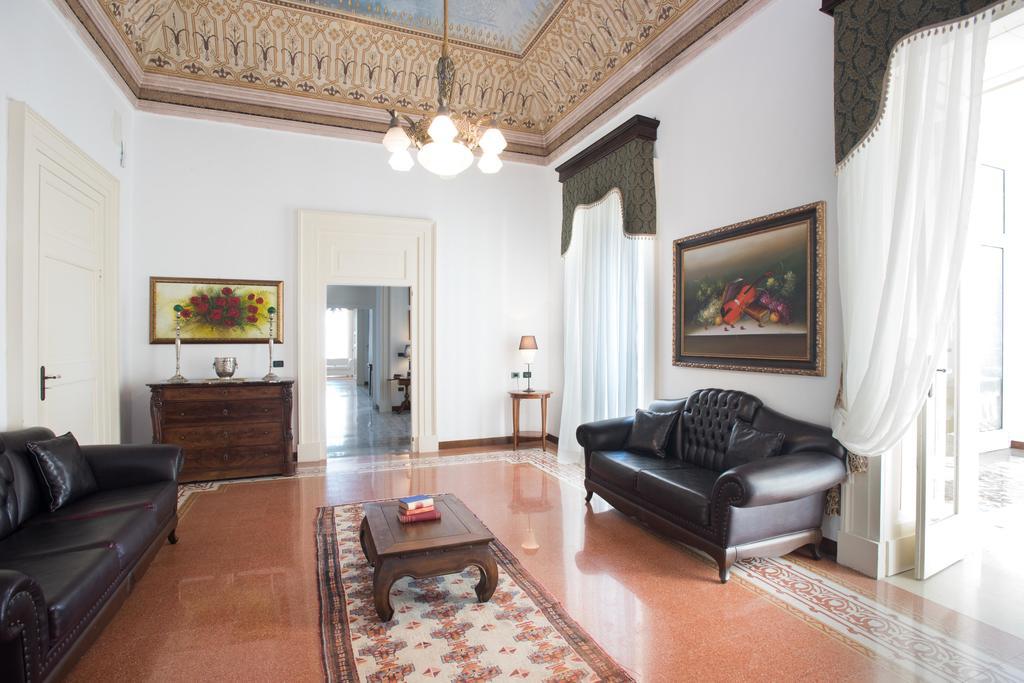 Palazzo Scarciglia - Dimora D'Epoca Bed & Breakfast Minervino di Lecce Exterior photo