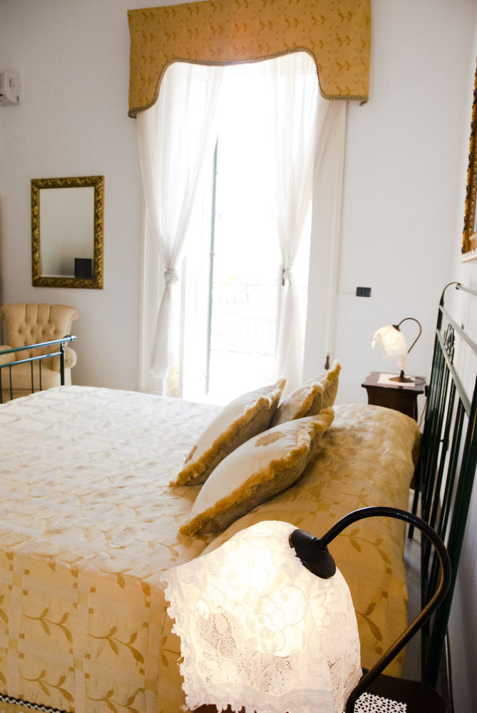 Palazzo Scarciglia - Dimora D'Epoca Bed & Breakfast Minervino di Lecce Exterior photo